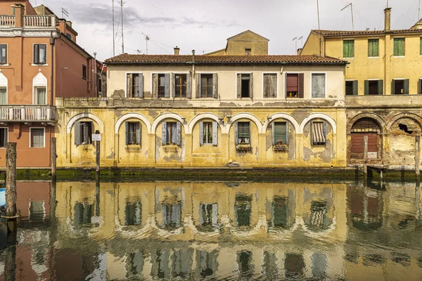 Λεπτομέρεια Κατασκευής Που Αντανακλάται Στα Κανάλια Της Chioggia — Φωτογραφία Αρχείου