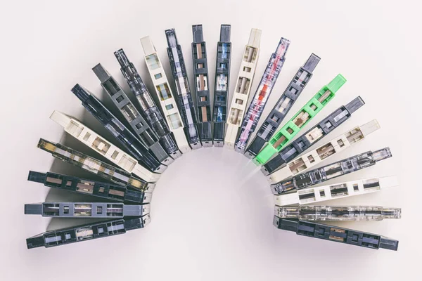 Old Cassettes Arranged Arc White Background — Stock Photo, Image