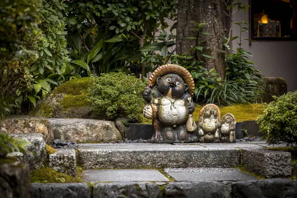 Tradiční Japonská Socha Mývalů Kjótské Zahradě — Stock fotografie