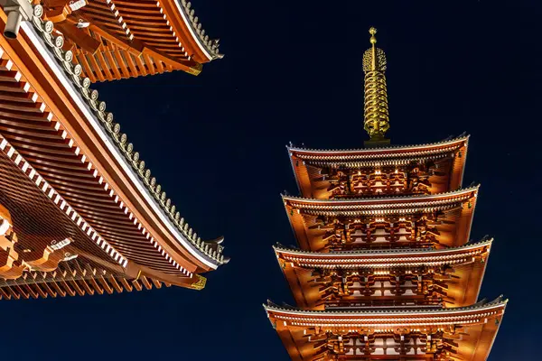 Токийская Пагода Храма Сенсо Дзи Ночью — стоковое фото
