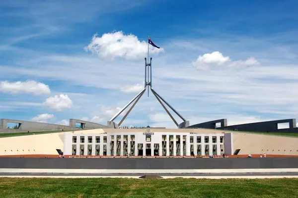 Canberra Federal Hükümeti Için Avustralya Parlamento Binası Stok Fotoğraf