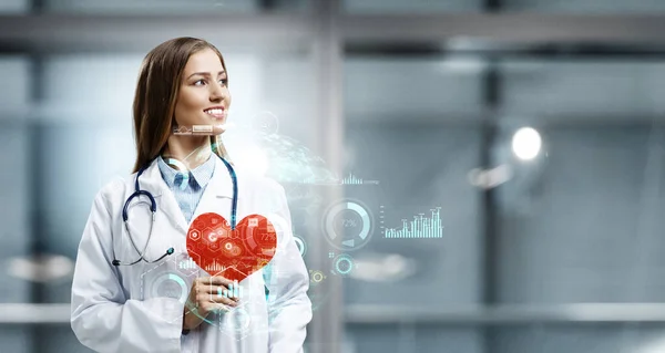 現代医学と技術 心臓病だ 混合メディア — ストック写真