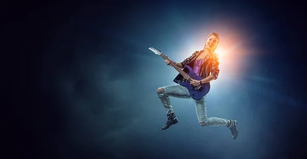 Mladá Krásná Rocková Dívka Hrající Elektrickou Kytaru Smíšená Média — Stock fotografie