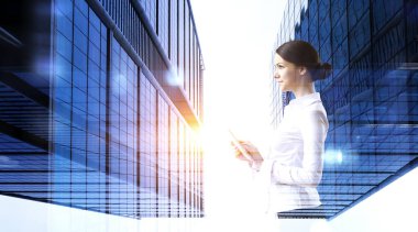 İş ve yenilik kavramı. Karışık ortam