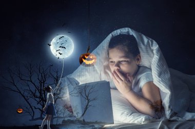 Okuma ve kitap konsepti. Karışık ortam