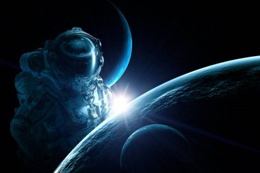 Uzay yürüyüşünde astronot. Karışık ortam