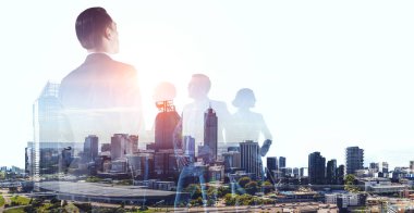 Yakışıklı, kendine güvenen bir iş adamının portresi. Liderlik kavramı. Karışık ortam