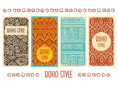 Kırmızı, sarı, mavi ve bej renkli kabile süsleri olan dikey pankartlar. Etiket, etiket, etiket koleksiyonu