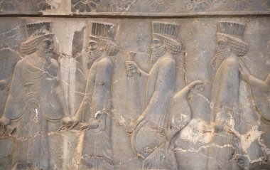 Suriyeli yabancı elçilerin hediyeleri ve bağışlarıyla, Persepolis, İran 'a yardım eden kadim duvar. UNESCO dünya mirası sahası