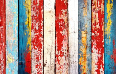 Kırık beyaz, kırmızı, sarı ve mavi boyalı eski ahşap tahtaların dokusu. Farklı renklerde eski ahşap tahtalarla yatay arka plan