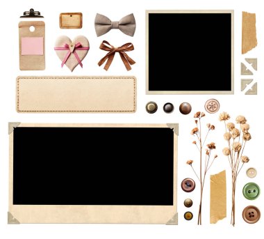 Albüm koleksiyonu için klasik elementlerin koleksiyonu. Nostaljik retro fotoğraf seti, keten fiyonklar, kuru basılmış çiçek ve yaprak, düğmeler, albüm için kağıt köşeler. Model şablonu. Beyaz arkaplanda izole