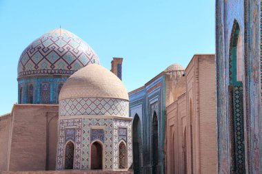 Shah-i-Zinda topluluğu, Semerkand, Özbekistan. Tarihi mezarlık ve anıt mezar Şah i Zinda, anıt ve dini kompleks, 14 / 15. yüzyıl.