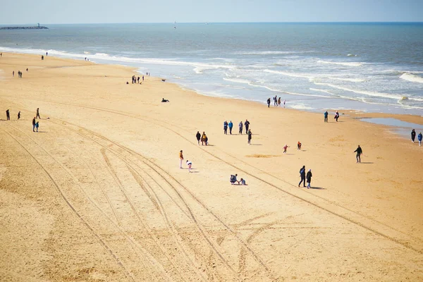 Гагуе Нідерланди Квітня 2022 Року Люди Які Полюбляють Гуляти Пляжем — стокове фото