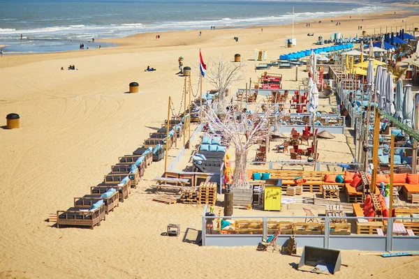 Haguen Nederländerna April 2022 Personer Som Promenerar Stranden Scheveningen Haag — Stockfoto