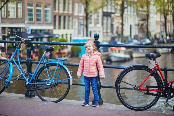 Preschooler Girl Bridge Amsterdam Netherlands Child Amsterdam Canals — Zdjęcie stockowe