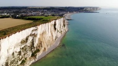 Mers-les-Bains, Somme, Hauts-de-France Normandiya Bölümü yakınlarındaki beyaz tebeşir kayalıklarının manzaralı manzarası