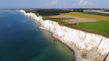 Mers-les-Bains, Somme, Hauts-de-France Normandiya Bölümü yakınlarındaki beyaz tebeşir kayalıklarının manzaralı manzarası