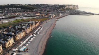 Mers-les-Bains, Somme, Fransa 'nın Hauts-de-France departmanının resimli panoramik manzarası