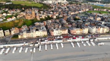 Mers-les-Bains, Somme, Fransa 'nın Hauts-de-France departmanının resimli panoramik manzarası