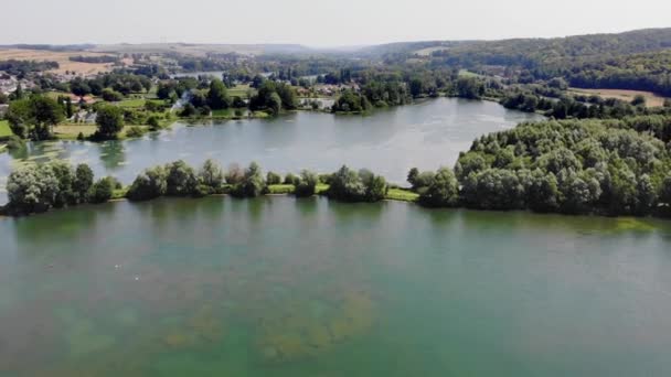 Uitzicht Een Meer Normandië Frankrijk Prachtig Frans Landschap Met Groene — Stockvideo