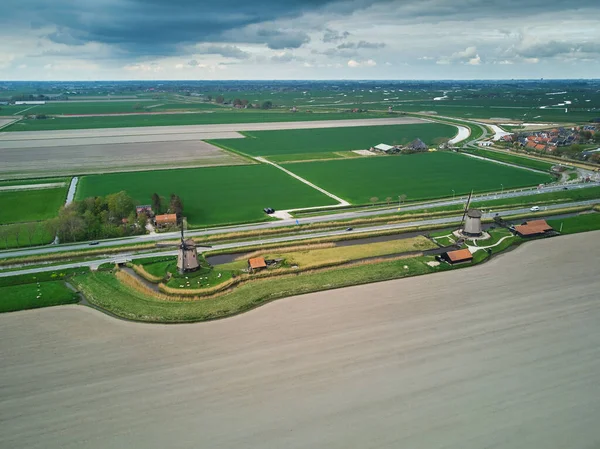 Vista Aérea Drone Moinho Vento Holandês Tradicional Campo Paisagem Típica — Fotografia de Stock