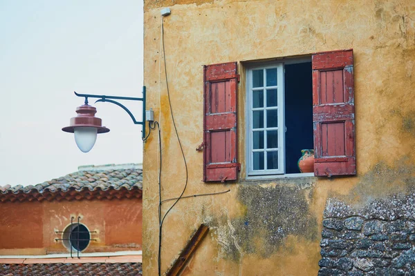 Roussillon Provence Fransa Sokaklarının Manzarası Roussillon Köyü Çevreleyen Kilde Bulunan — Stok fotoğraf