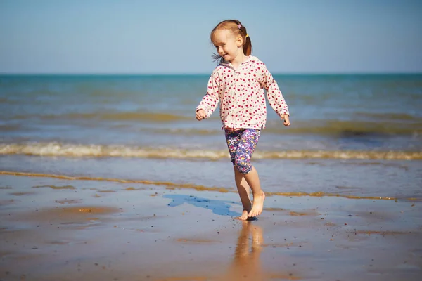 Preschooler Girl Having Fun Sand Beach Atlantic Coast Normandy France — Foto de Stock