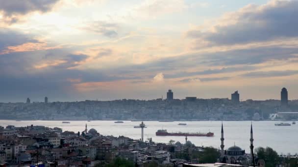 Сухе Вантажне Судно Пливе Через Протоку Босфор Стамбулі Туреччина — стокове відео