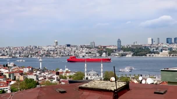 Сухе Вантажне Судно Пливе Через Протоку Босфор Стамбулі Туреччина — стокове відео
