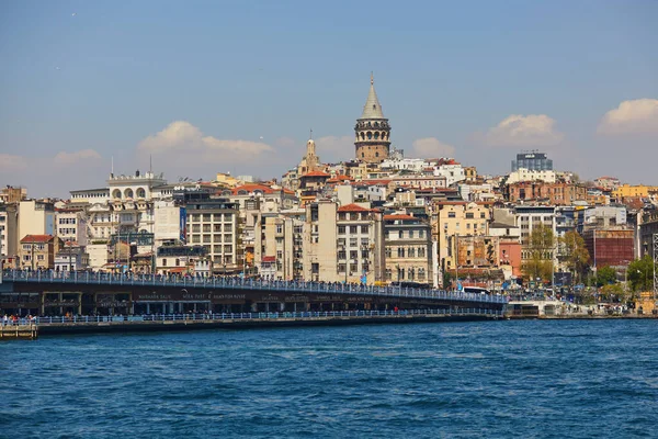 Istanbul Turkey Dubna 2023 Scénický Pohled Věž Galata Přes Úžinu — Stock fotografie