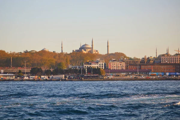 Istanbul Turquia Abril 2023 Vista Panorâmica Cidade Sobre Estreito Bósforo — Fotografia de Stock