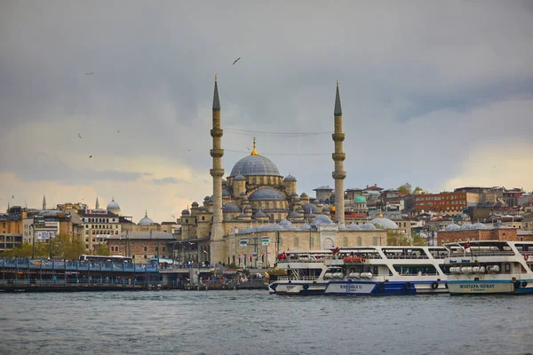 Istanbul Turquía Abril 2023 Vista Panorámica Mezquita Yeni Camii Nueva — Foto de Stock