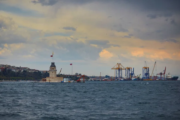 Trabajos Construcción Estrecho Del Bósforo Cerca Torre Doncella Estambul Turquía — Foto de Stock