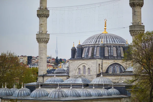 Schöne Architektonische Details Der Yeni Valide Moschee Bezirk Uskudar Auf — Stockfoto