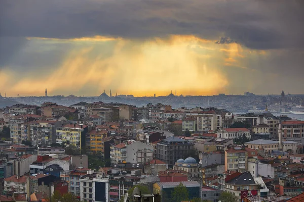 Scenic Uitzicht Uskudar District Aan Aziatische Kant Van Istanbul Turkije — Stockfoto