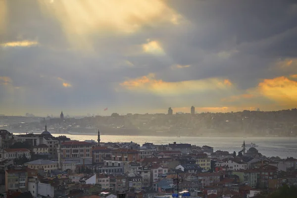 Scenic Uitzicht Uskudar District Aan Aziatische Kant Van Istanbul Turkije — Stockfoto