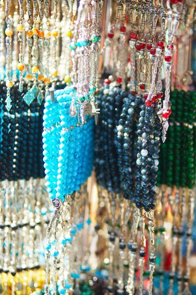 Várias Jóias Coloridas Bijouterie Mercado Turco Tradicional Istambul Turquia — Fotografia de Stock