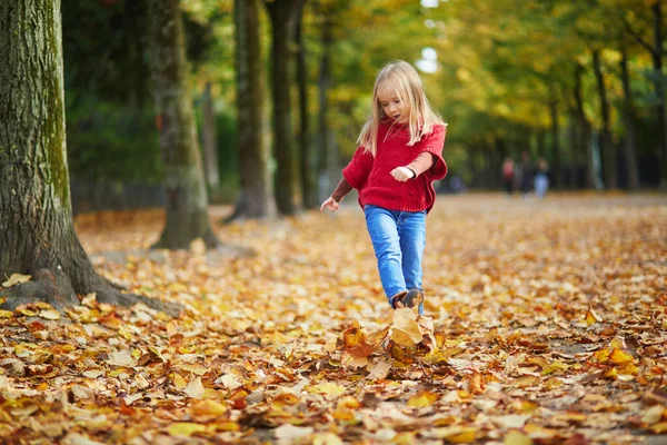 Adorable Preschooler Girl Walking Kicking Fallen Leaves Autumn Park Paris — Stock Photo, Image