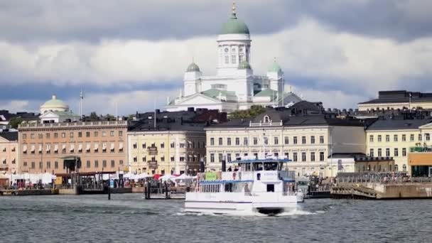 Helsinki Finland Sierpnia 2023 Widok Wody Centrum Helsinek Finlandia Portem — Wideo stockowe