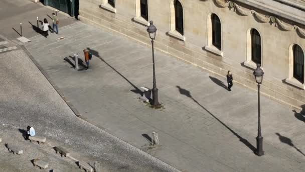 Вид Зверху Людей Гуляють Вулиці Парижа Франція — стокове відео