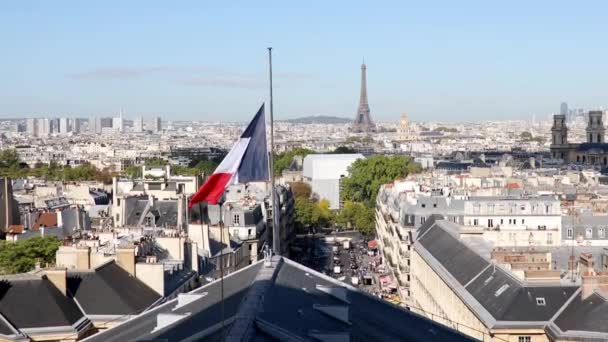 Szcenikus Párizsi Városkép Légi Kilátás Eiffel Toronyra Francia Zászló Felett — Stock videók