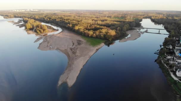 Loire Nehri Nin Saumur Maine Loire Bölümü Yakınlarındaki Vienne Nehri — Stok video