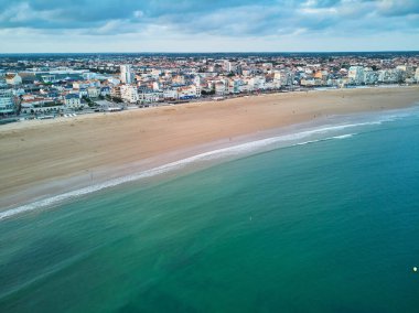 Vendee departmanının Les Sables d '0lonne' daki kumsal görüntüsü, Pays de la Loire, Fransa