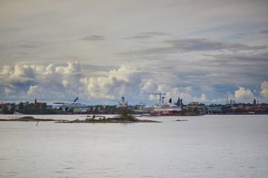 HELSINKI, FINLAND - 25 Ağustos 2023: Viking feribot Gabriella Helsinki, Finlandiya limanında