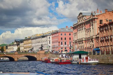 SAINT-PETERSBURG, RUSSIA - 12 AĞUSTOS 2024: Rusya 'nın Saint-Petersburg tarihsel merkezinin manzarası