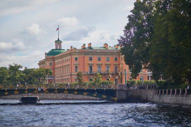 SAINT-PETERSBURG, RUSSIA - 12 AĞUSTOS 2024: Rusya 'nın Saint-Petersburg tarihsel merkezinin manzarası