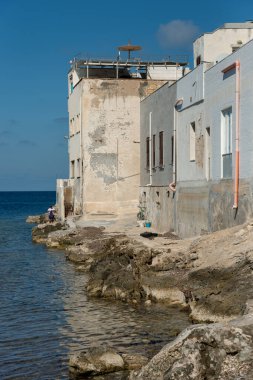 Trapani 'deki kıyı şeridi manzarası.