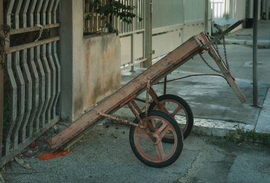 Trapani, Sicilya 'da geleneksel deniz ürünleri satan bir masa..