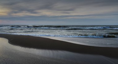 Akşamları Baltık Denizi manzarası.