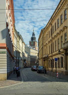 KRAKOW, POLAND-AĞUSTOS 13: Krakow Polonya 'nın en büyük ikinci ve en eski şehirlerinden biridir. 13 Ağustos 2023 'te Krakow, Polonya' da sokağa bakın..